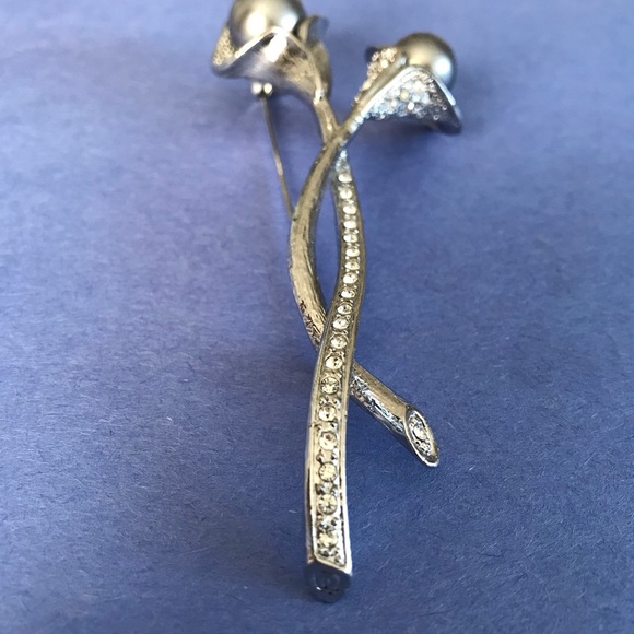 Vintage Calla Lily Brooch with Rhinestones & Faux Gray Pearls - 4 1/2” long - Picture 9 of 10